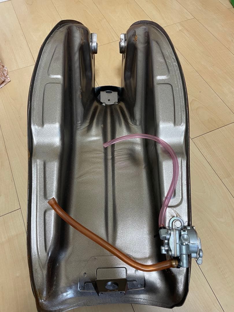 SUZUKI GS400タンク、シート、テールランプ