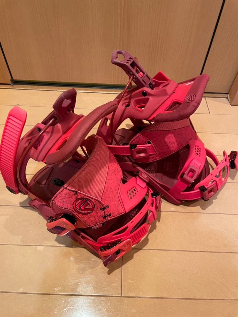 スノーボード　スノボ　ビンディング　バインディング　FLOW フロー　フロウ
