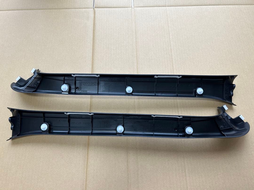 ※値下げ中※ トヨタ純正 60系プリウス トノカバー