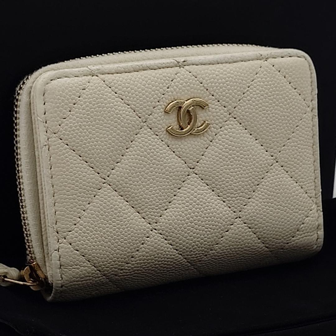 シャネル クラシック ジップケースス マトラッセ キャビアスキン ホワイト