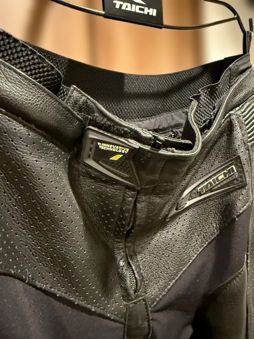 RSタイチ（RS TAICHI）レザーパンツ／ジャケットとジョイント可能