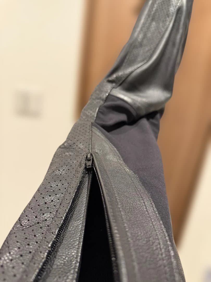 RSタイチ（RS TAICHI）レザーパンツ／ジャケットとジョイント可能