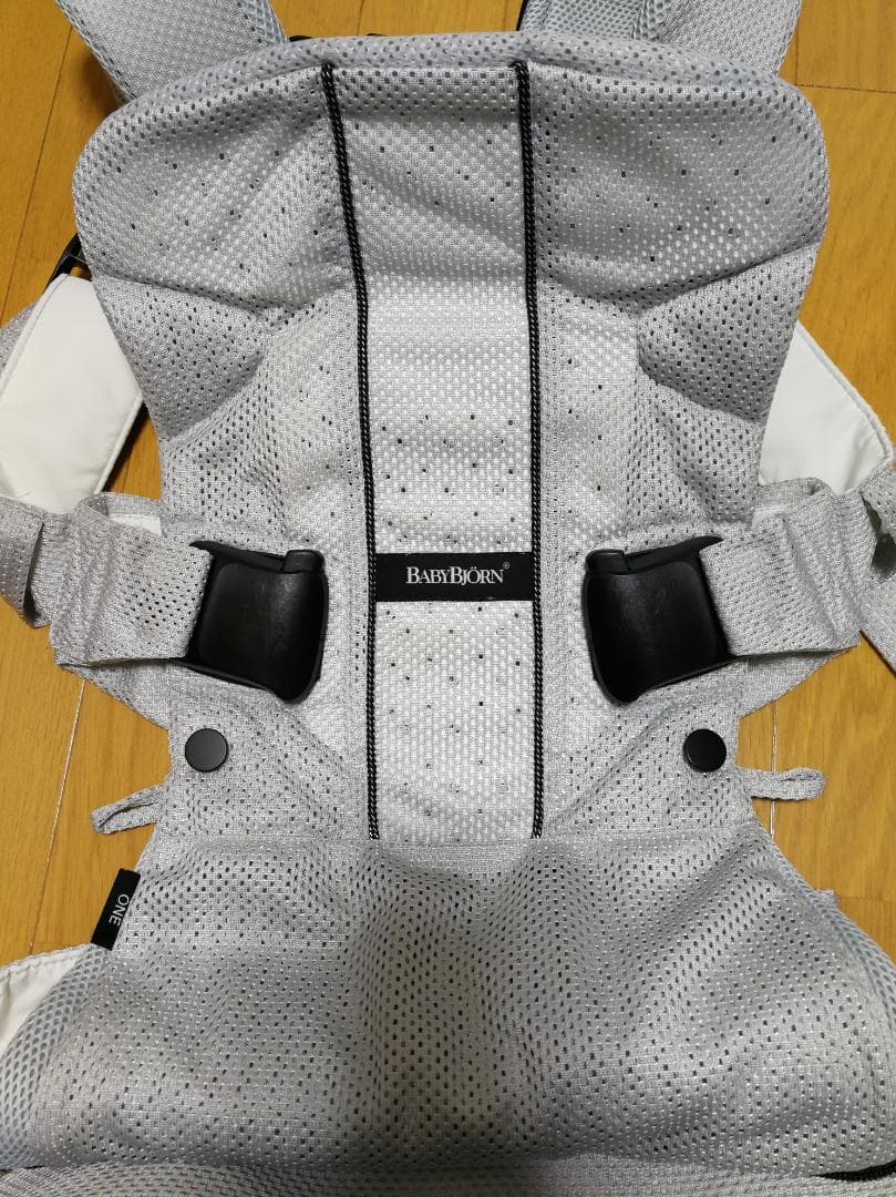 ベビービョルン　抱っこ紐（ONE+Air）＆カバー