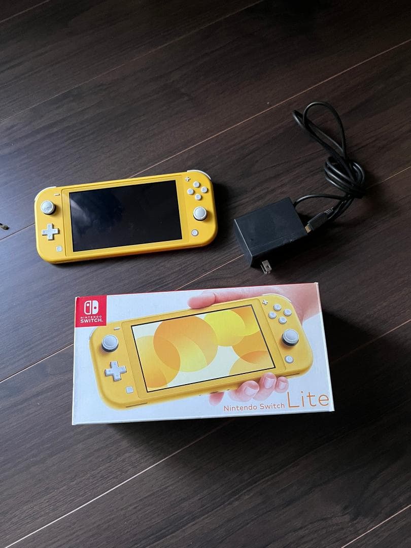 【中古】Nintendo Switch Lite (イエロー)