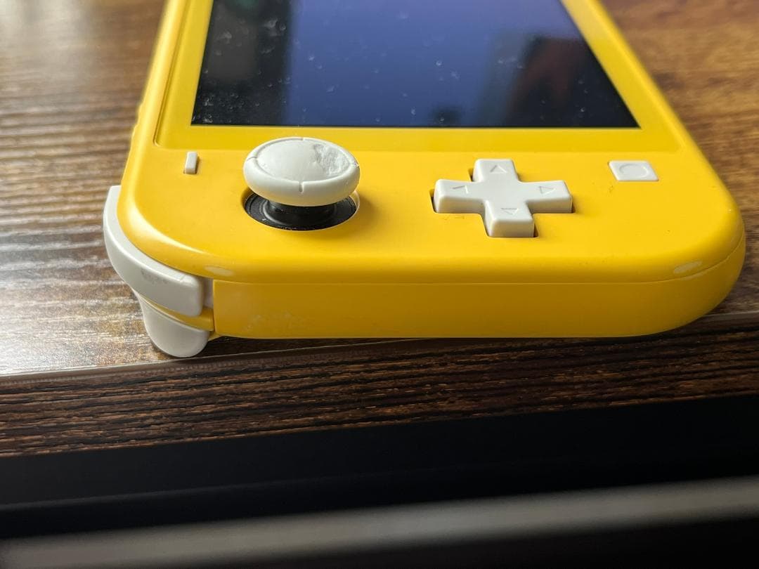 【中古】Nintendo Switch Lite (イエロー)
