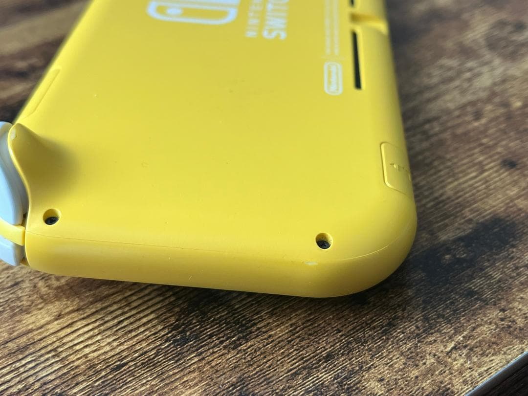 【中古】Nintendo Switch Lite (イエロー)