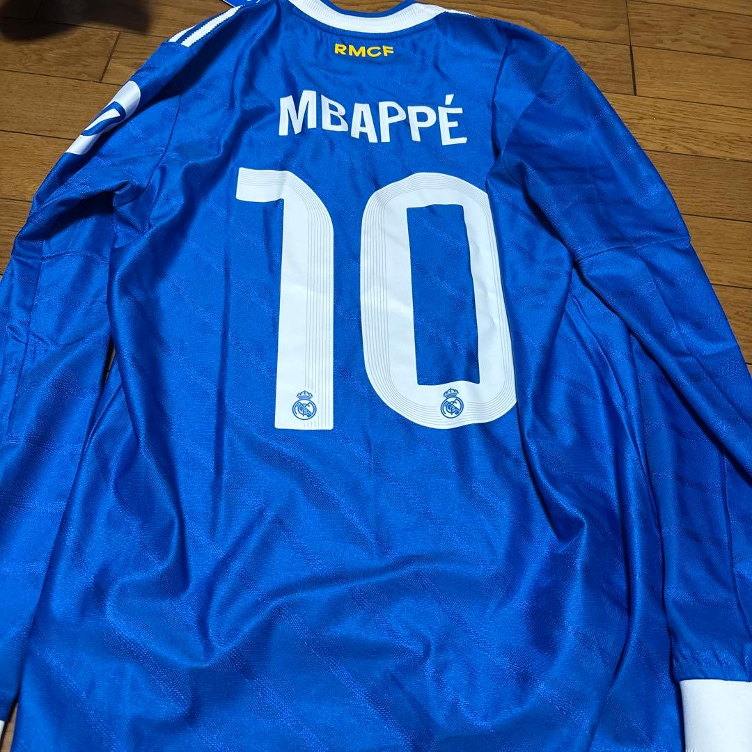 (正規品)レアルマドリード3rd ユニフォーム エムバペ 長袖 オーセンティック