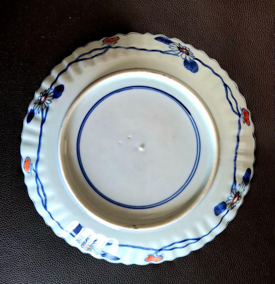 染付色絵兎の図 輪花口造り七寸皿 工芸品　直径約23cm　オマケ付き