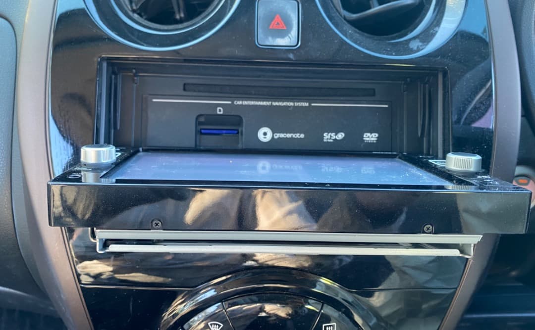 日産純正メモリーナビゲーション MM316D-W