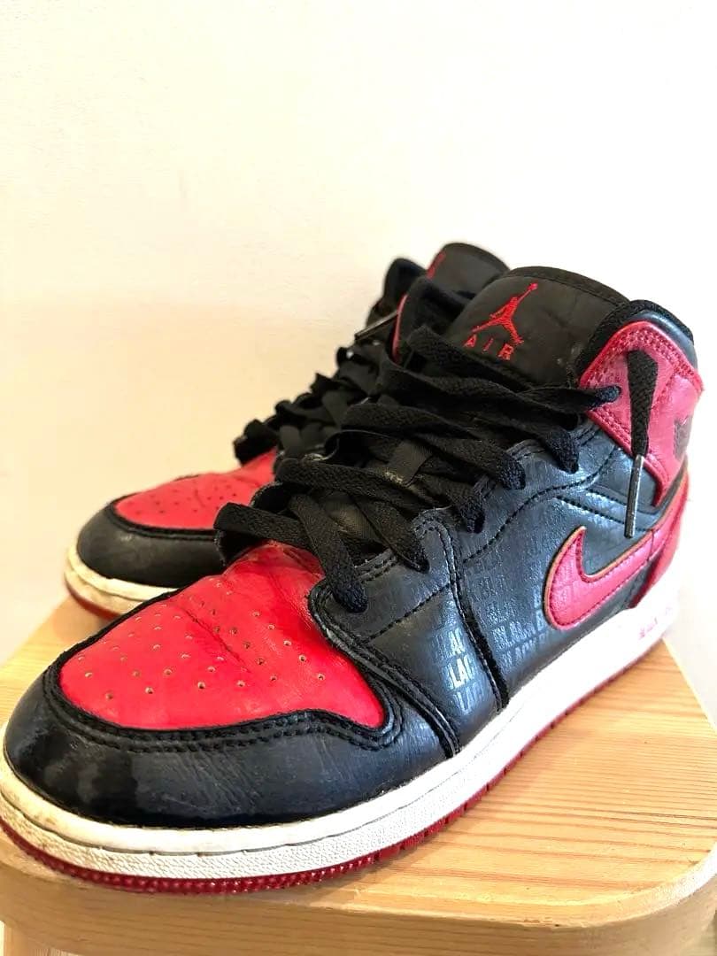 エアジョーダン 1 ブラック/レッド ハイカット