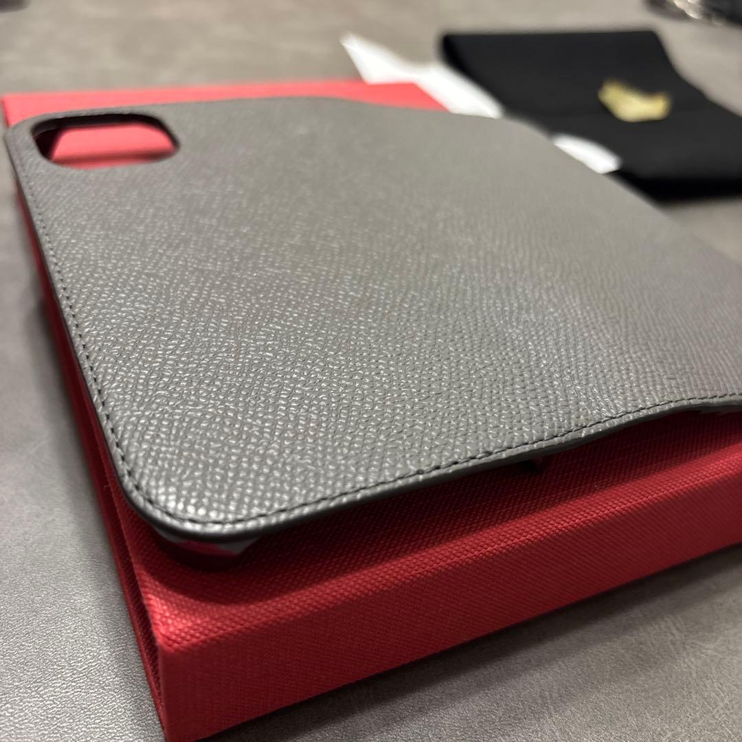 美品 ボナベンチュラiphone15 エンボスクロコ レザー 手帳ケース