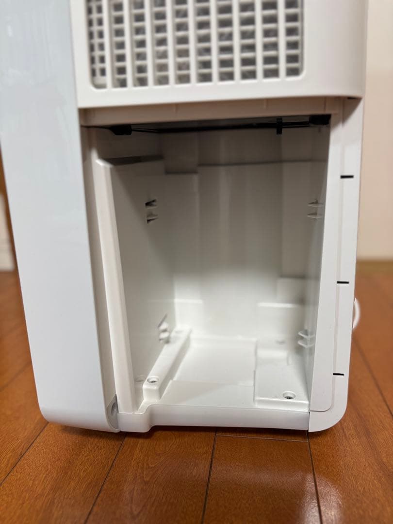 SHARP CM-L100-W 冷風衣類乾燥除湿機　ホワイト　ほぼ未使用