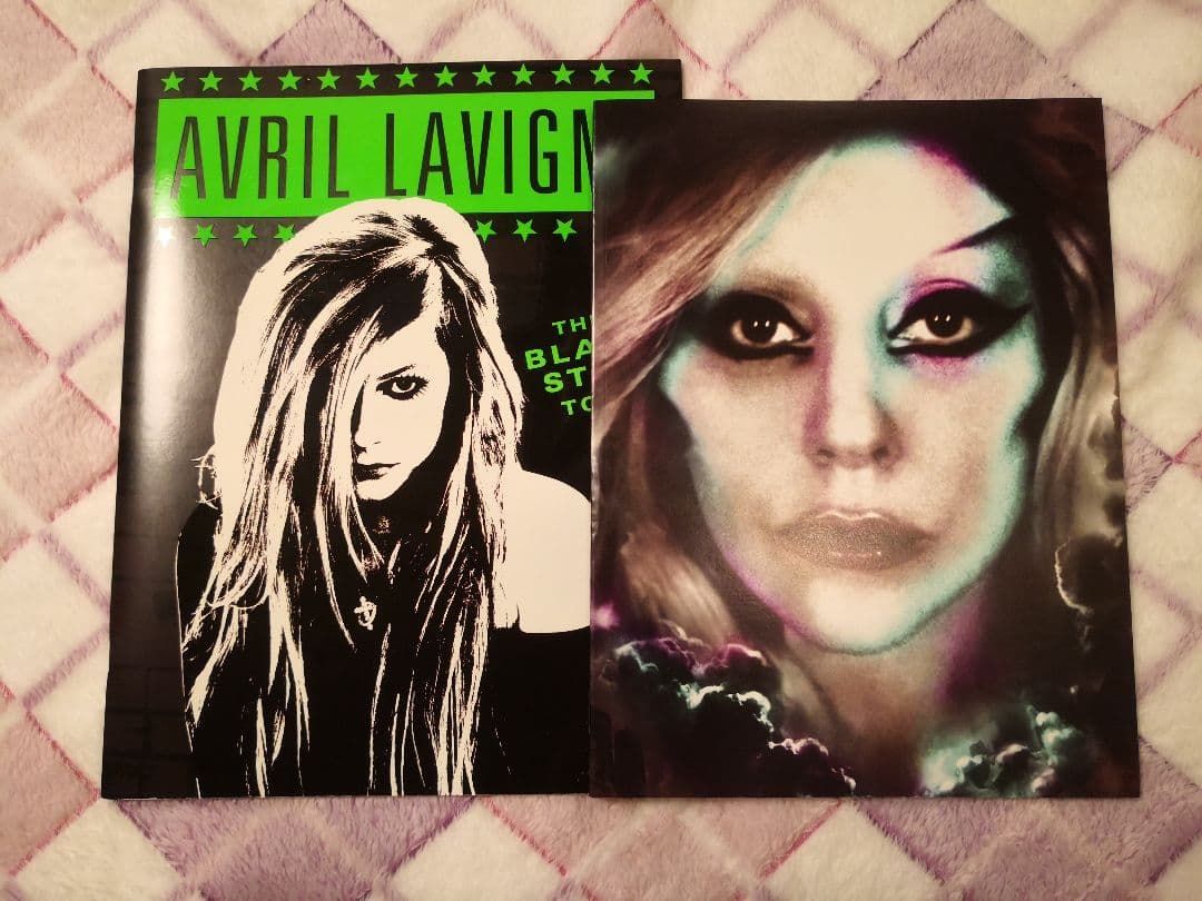 レディー・ガガ アヴリル・ラヴィーン ツアーパンフレット セット