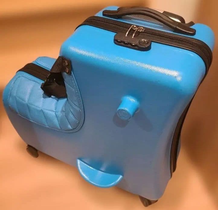 ✨大人気✨子どもが乗れるキャリーケース クッションベルト付 ブルー バナナ型