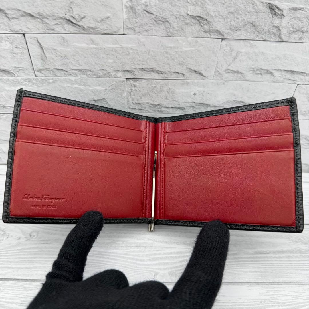 【美品】フェラガモ　マネークリップ　レザー　ロゴプレート　ブラック　レッド