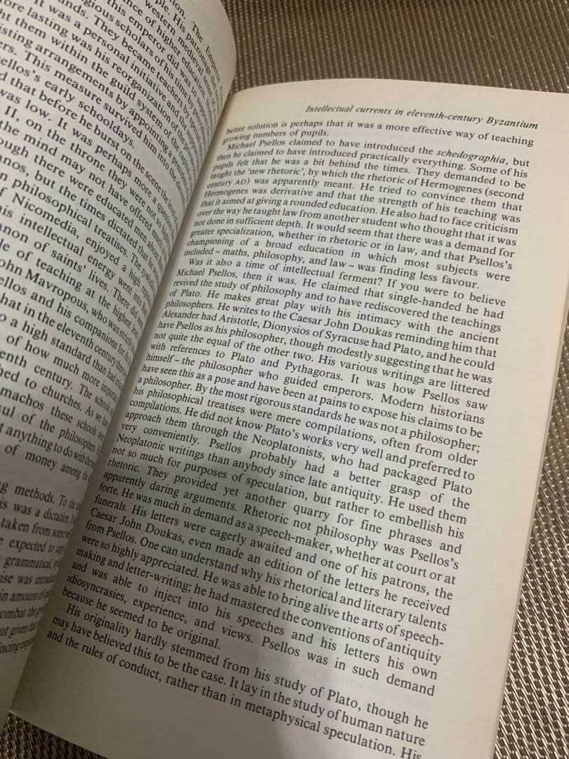 洋書 THE BYZANTINE EMPIRE 1025-1204