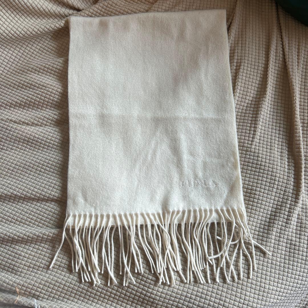 専用　新品　フルラ　カシミヤマフラー　白