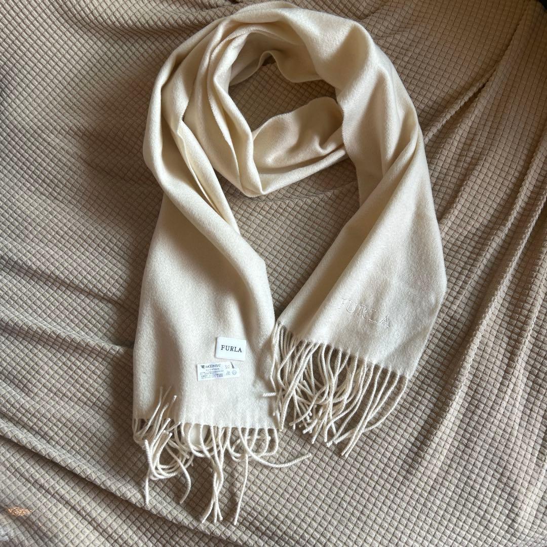 専用　新品　フルラ　カシミヤマフラー　白