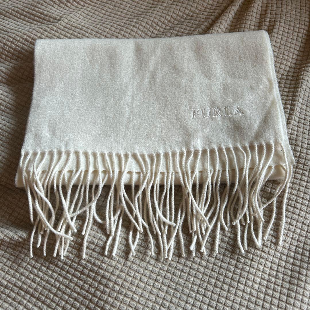 専用　新品　フルラ　カシミヤマフラー　白