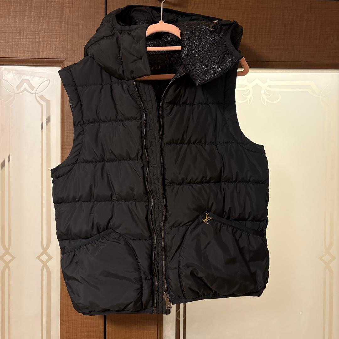 にゃんこ先生　PRADA チェスターコート　ルイヴィトン　ダウンジャケット