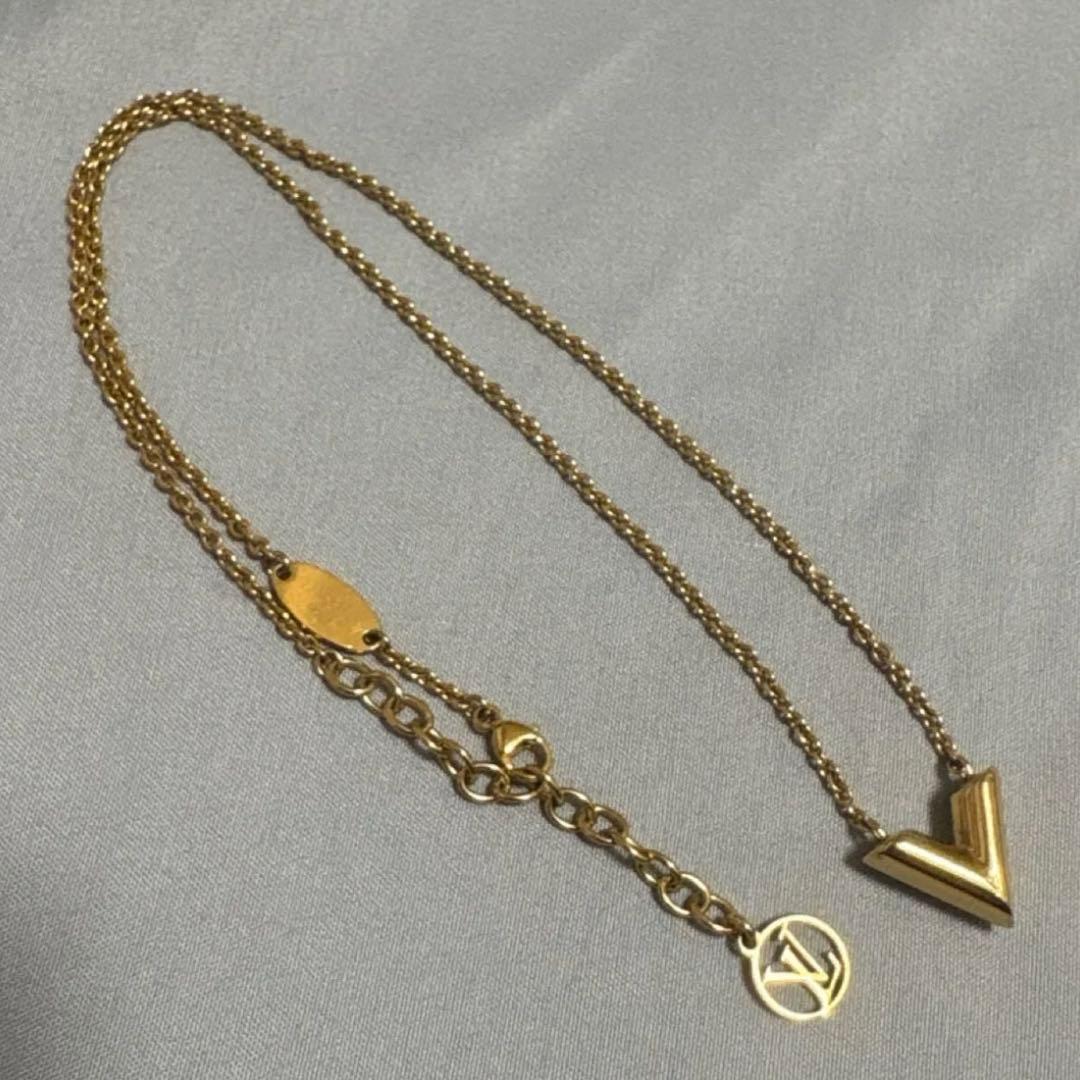 LOUIS VUITTON ルイヴィトン エセンシャルV ネックレス ゴールド