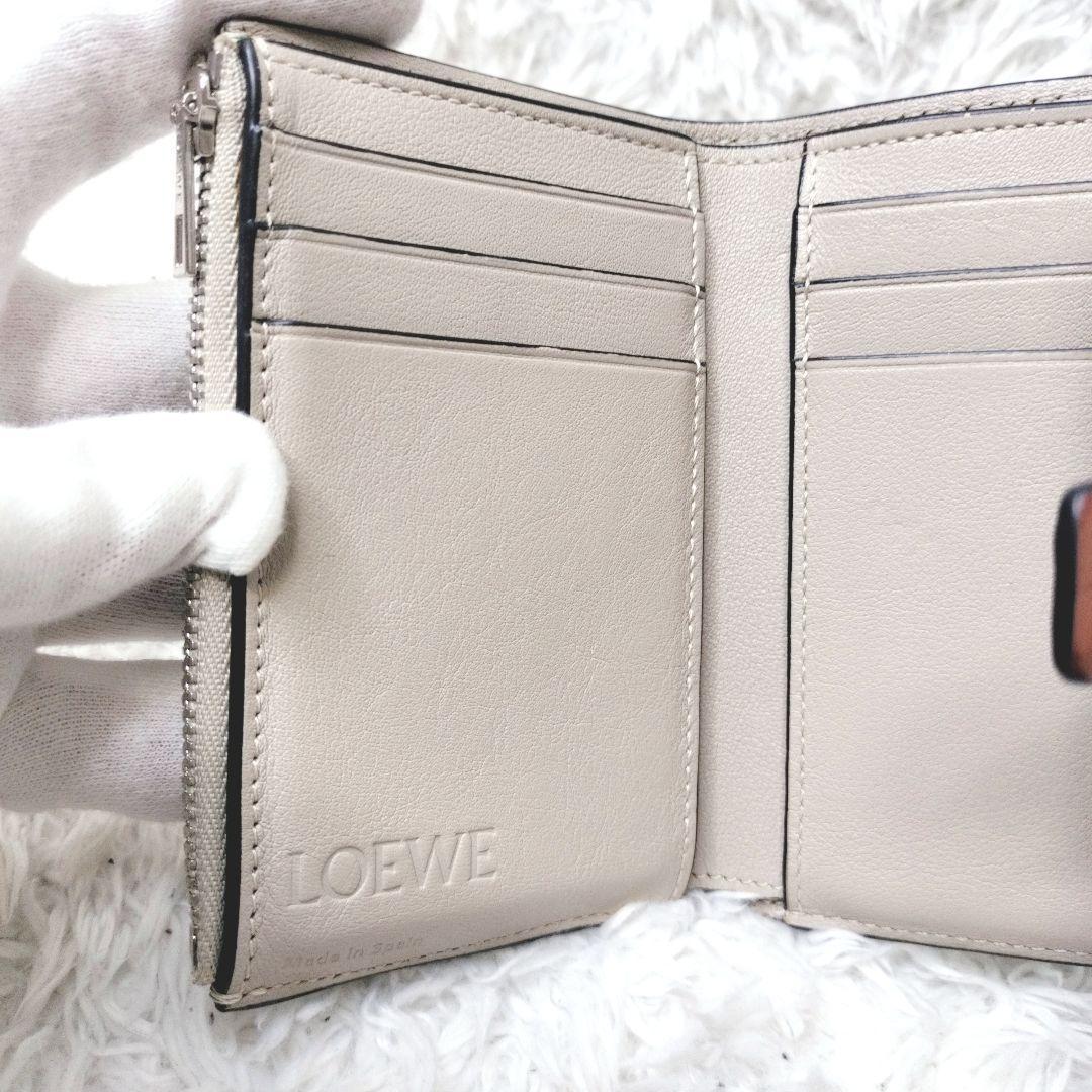 美品✨ロエべ　三つ折り財布　バーティカルウォレット　スモール　ローズマリー　タン