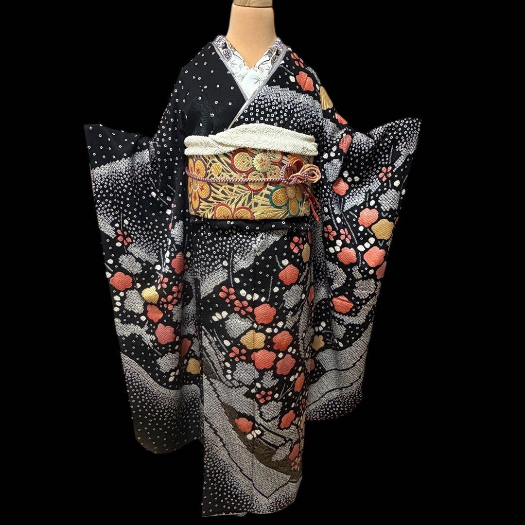 ★幻想的な黒色振袖セット6点‼️コントラストの美しい見事な絞り　正絹　やまと誂製
