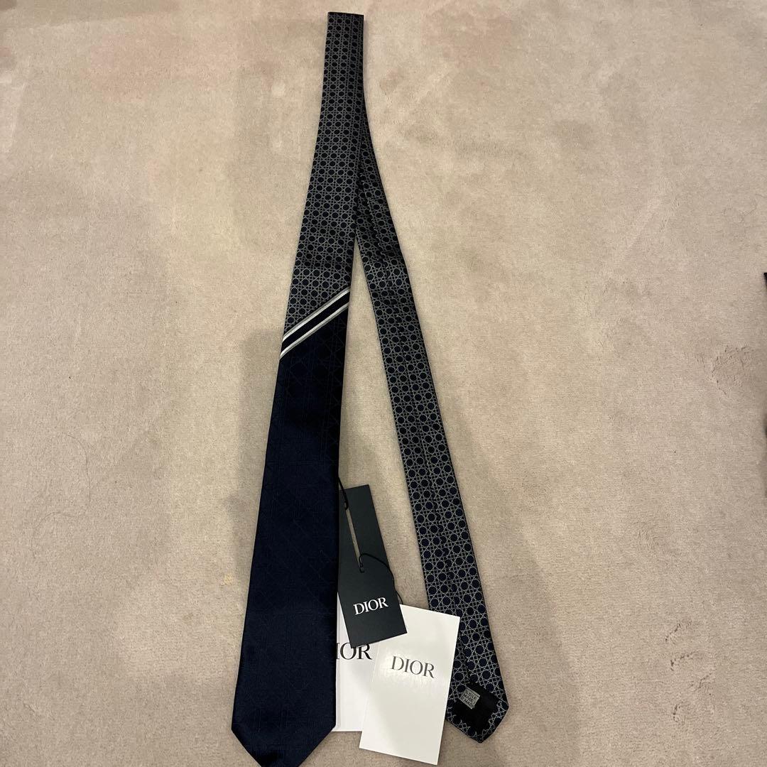 Dior ネクタイ ネイビー 幾何学模様