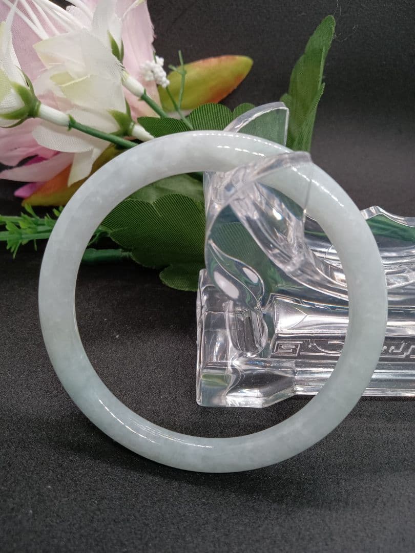 値下げ✨新品✨本翡翠製 バングル 　白翡翠 #53✨おすすめ A貨 ミャンマー產