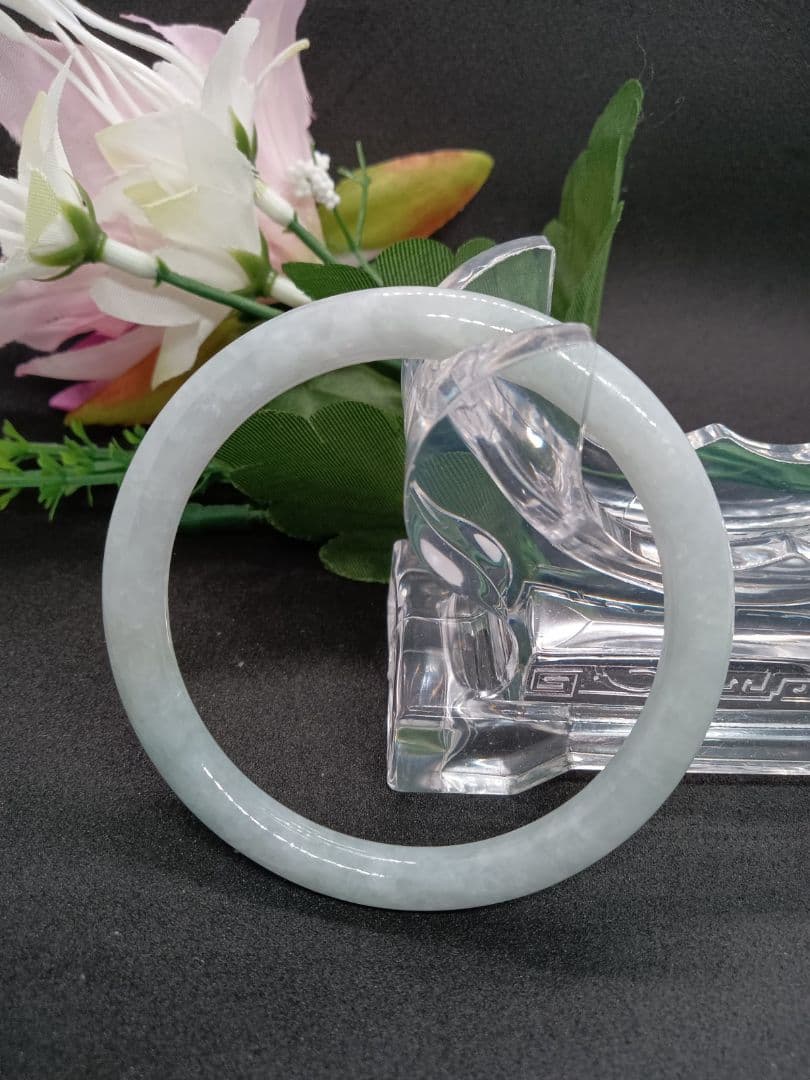 値下げ✨新品✨本翡翠製 バングル 　白翡翠 #53✨おすすめ A貨 ミャンマー產