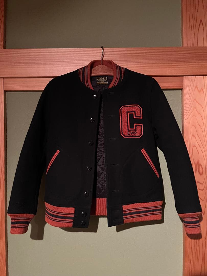 Cootie Garment WorkersのC EWPバーシティジャケット