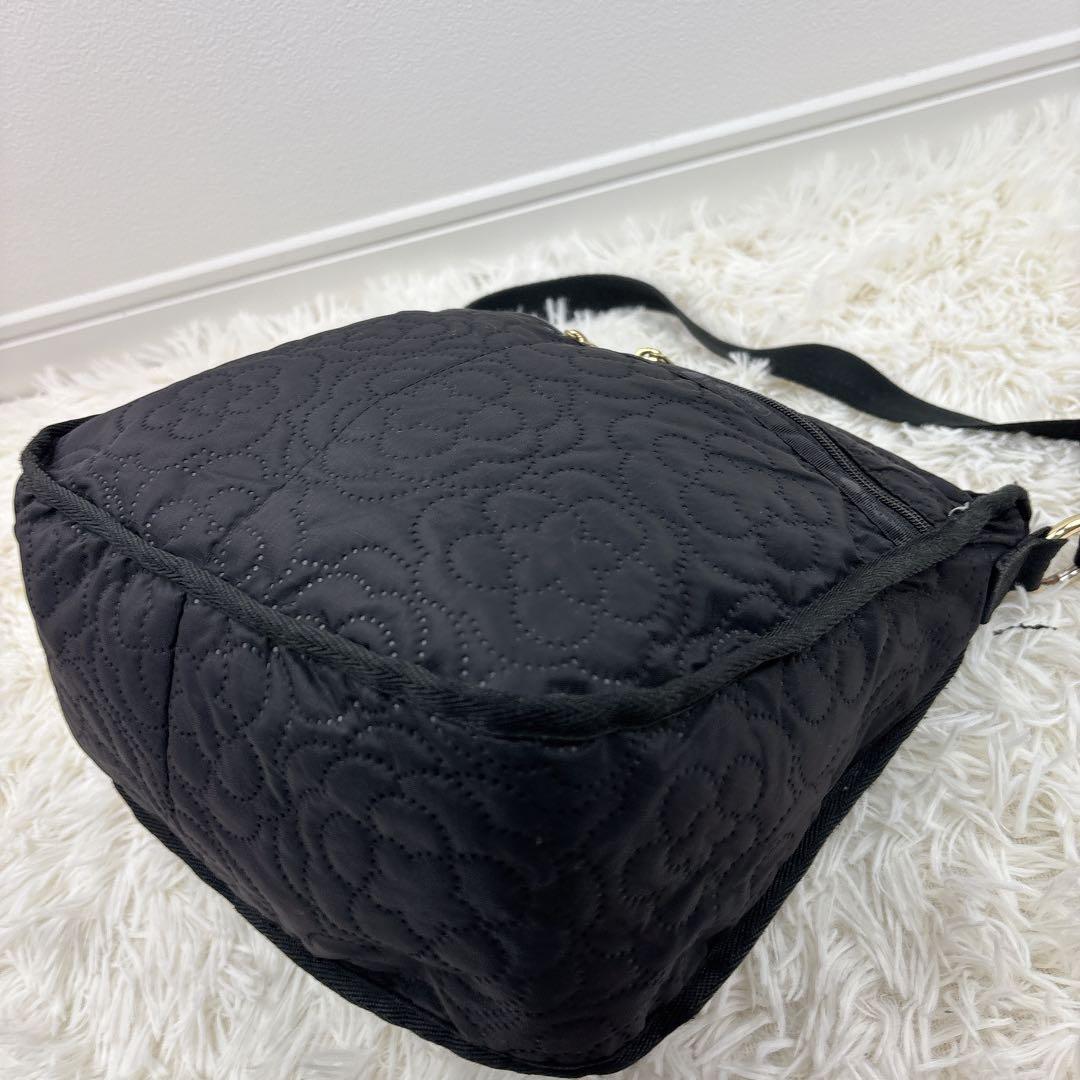 LeSportsac レスポートサック キルティング花柄 ショルダーバッグ 黒
