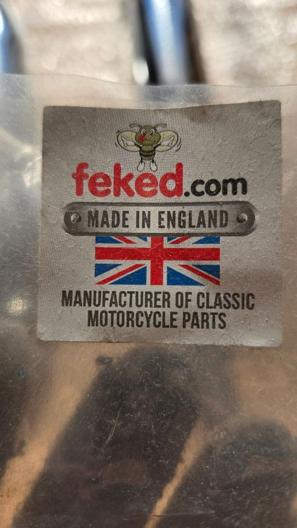 トライアンフ　ボンネビルT100　英国製　マフラー