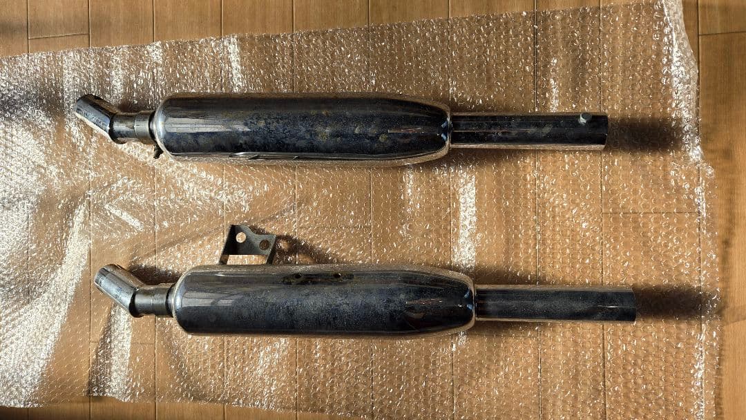 トライアンフ　ボンネビルT100　英国製　マフラー