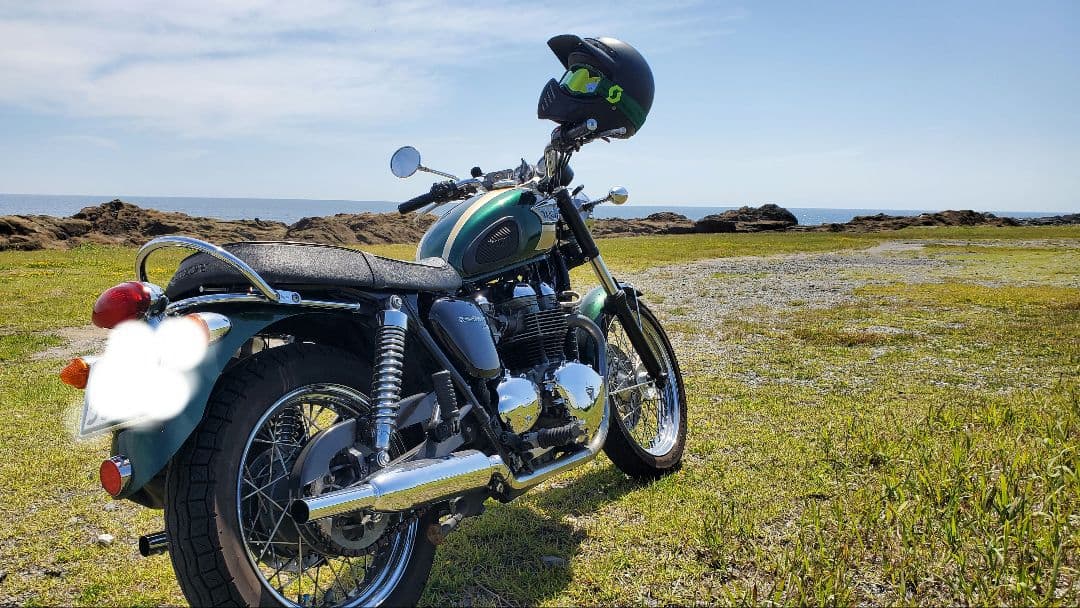 トライアンフ　ボンネビルT100　英国製　マフラー