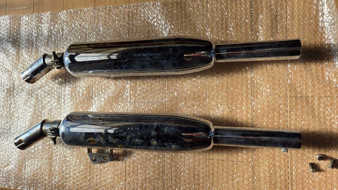 トライアンフ　ボンネビルT100　英国製　マフラー