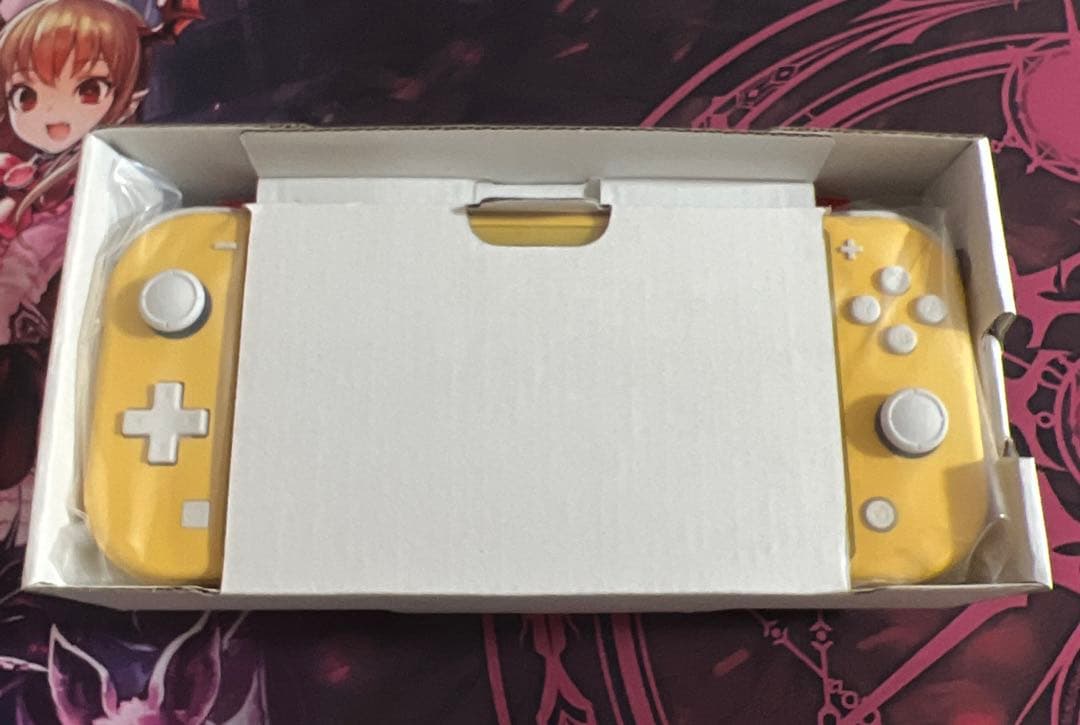 Nintendo Switch light イエロー