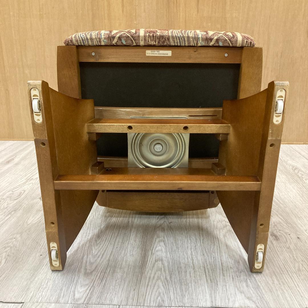 【カリモク】ロータイプ　ダイニングチェア　回転式　キャスター付き　A