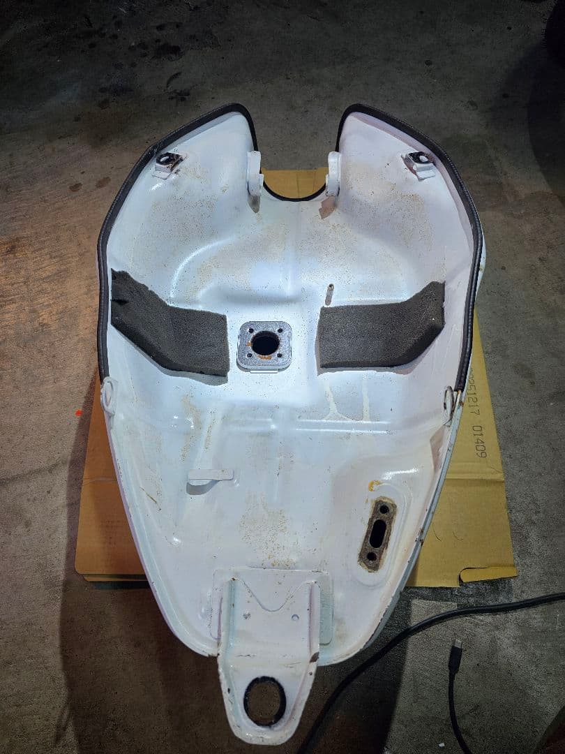 カワサキ kawasaki バリオスII タンク レストア 白タンク バリウス