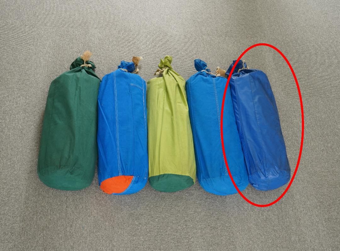 大幅値下げ！ベルトーニ ソグノ１～３人用　テント　【F】青い革素材の袋　キャンプ