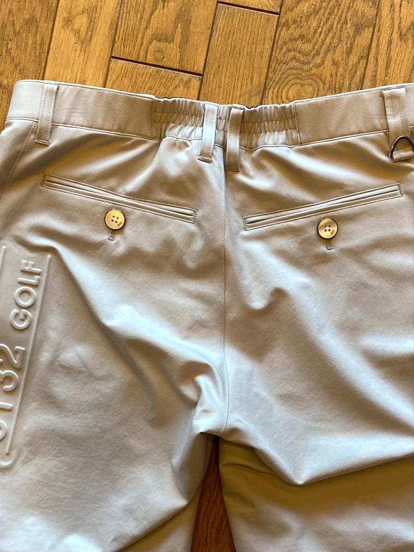 SY32ゴルフパンツ ライトグレー 新品タグ付き.新品未使用.Mサイズ