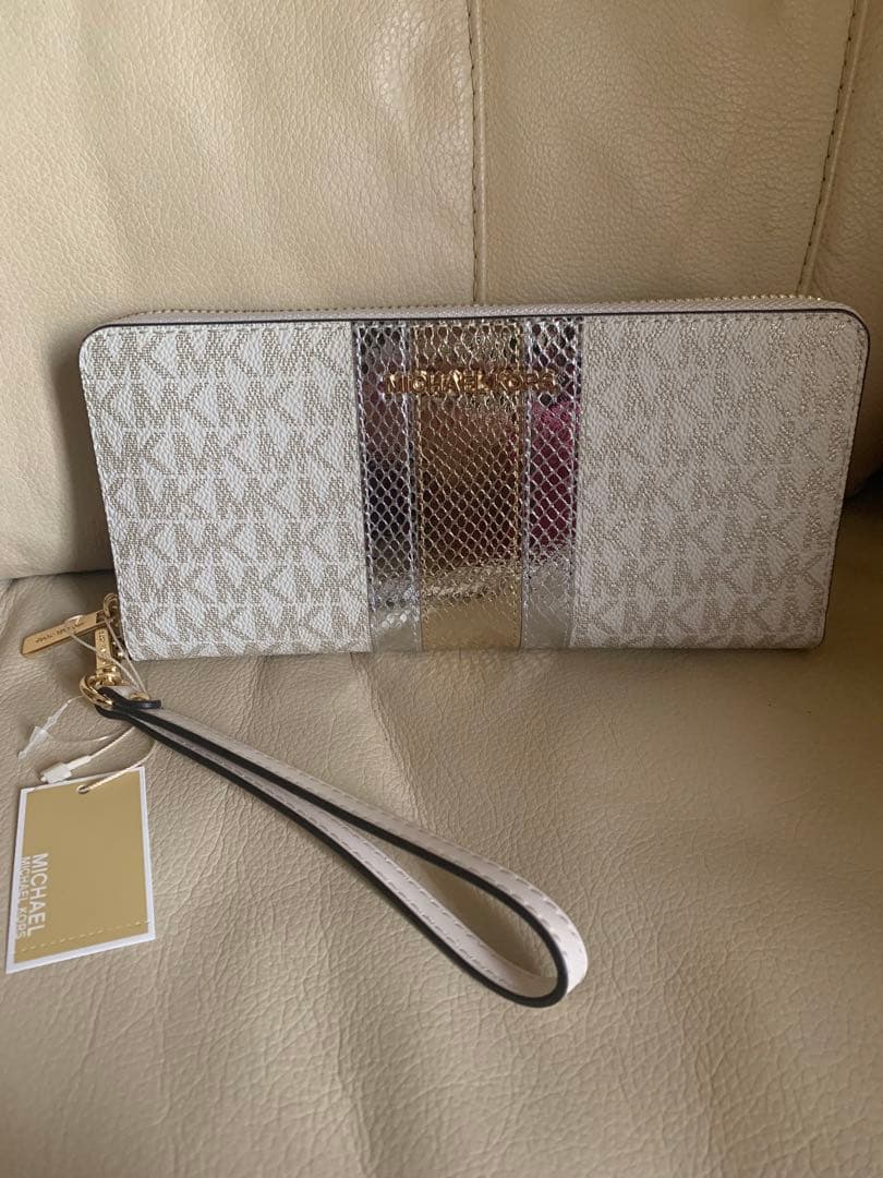 【新品未使用】マイケルコース長財布