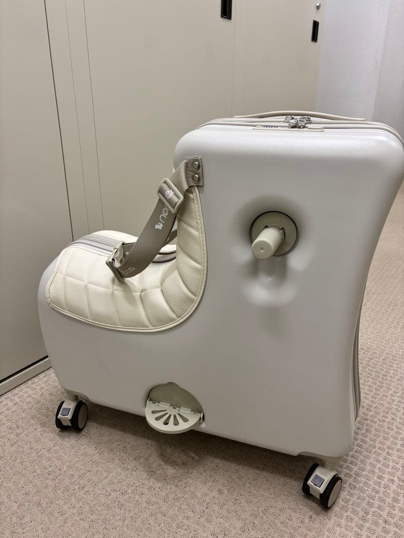 ⭐︎美品⭐︎未使用⭐︎NORICCO キャリーケース パステルグレージュクッション付き