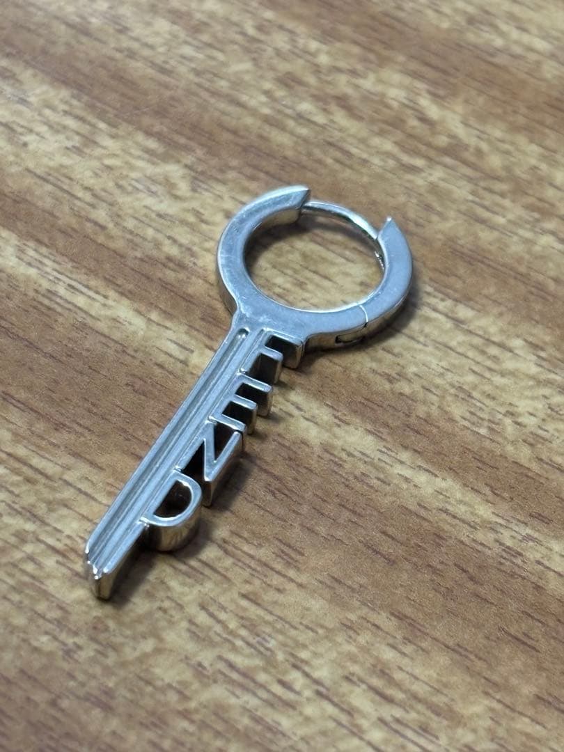 FENDI 鍵モチーフ 片耳ピアス 佐久間大介 稀少品　美品