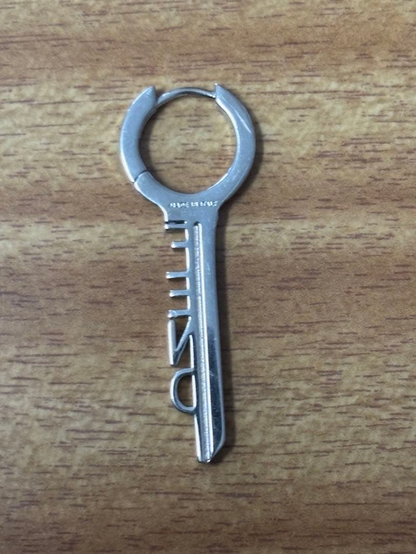 FENDI 鍵モチーフ 片耳ピアス 佐久間大介 稀少品　美品