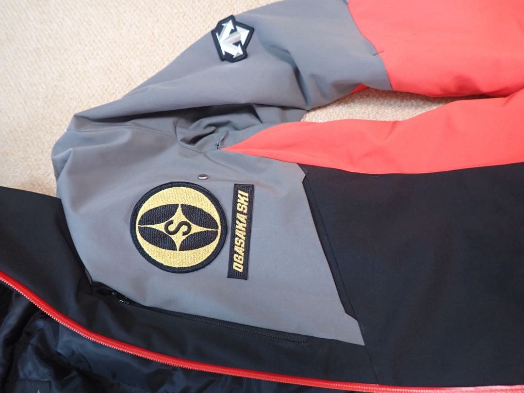 デサント フード付きスキーウェア グレー/レッド