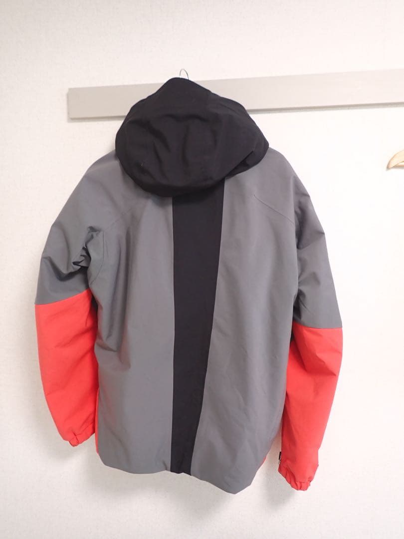 デサント フード付きスキーウェア グレー/レッド