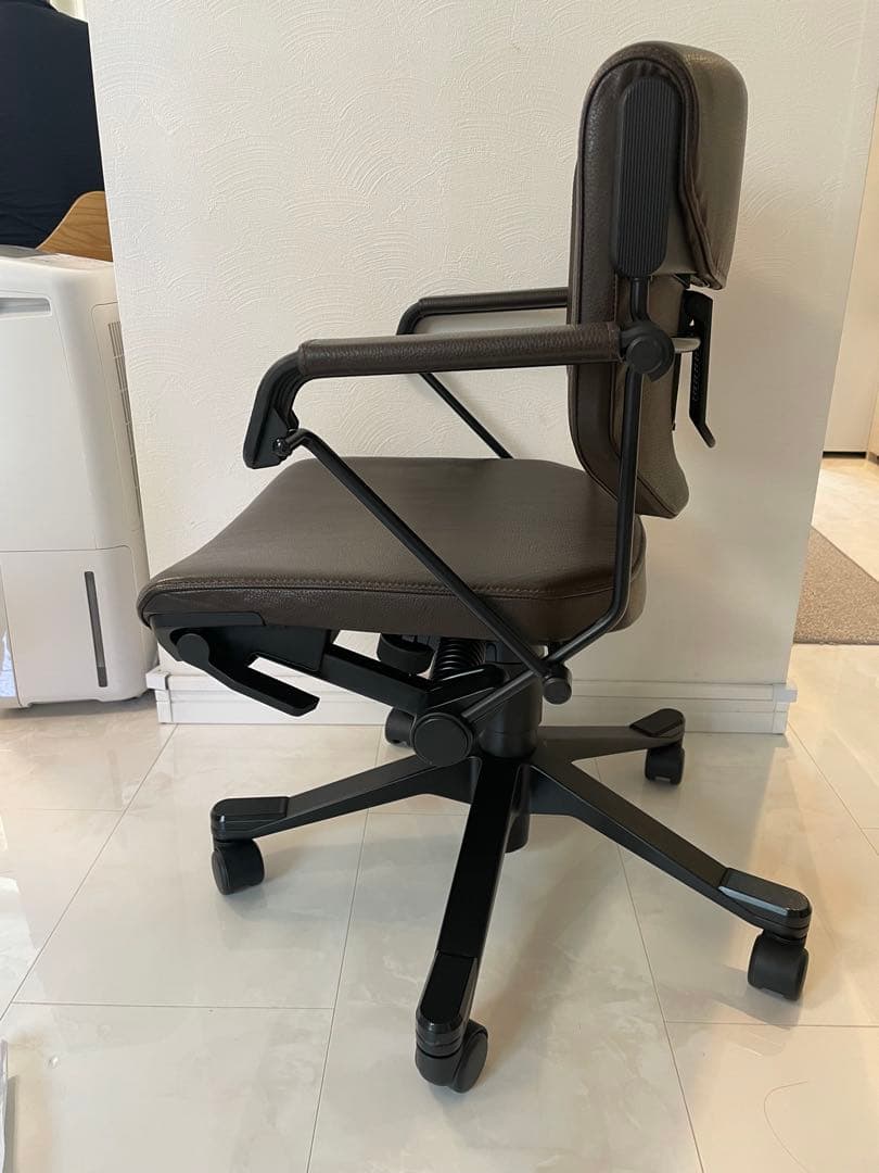 ジロフレックス giroflex 33 ローバック肘付き/革張り ダークブラウン