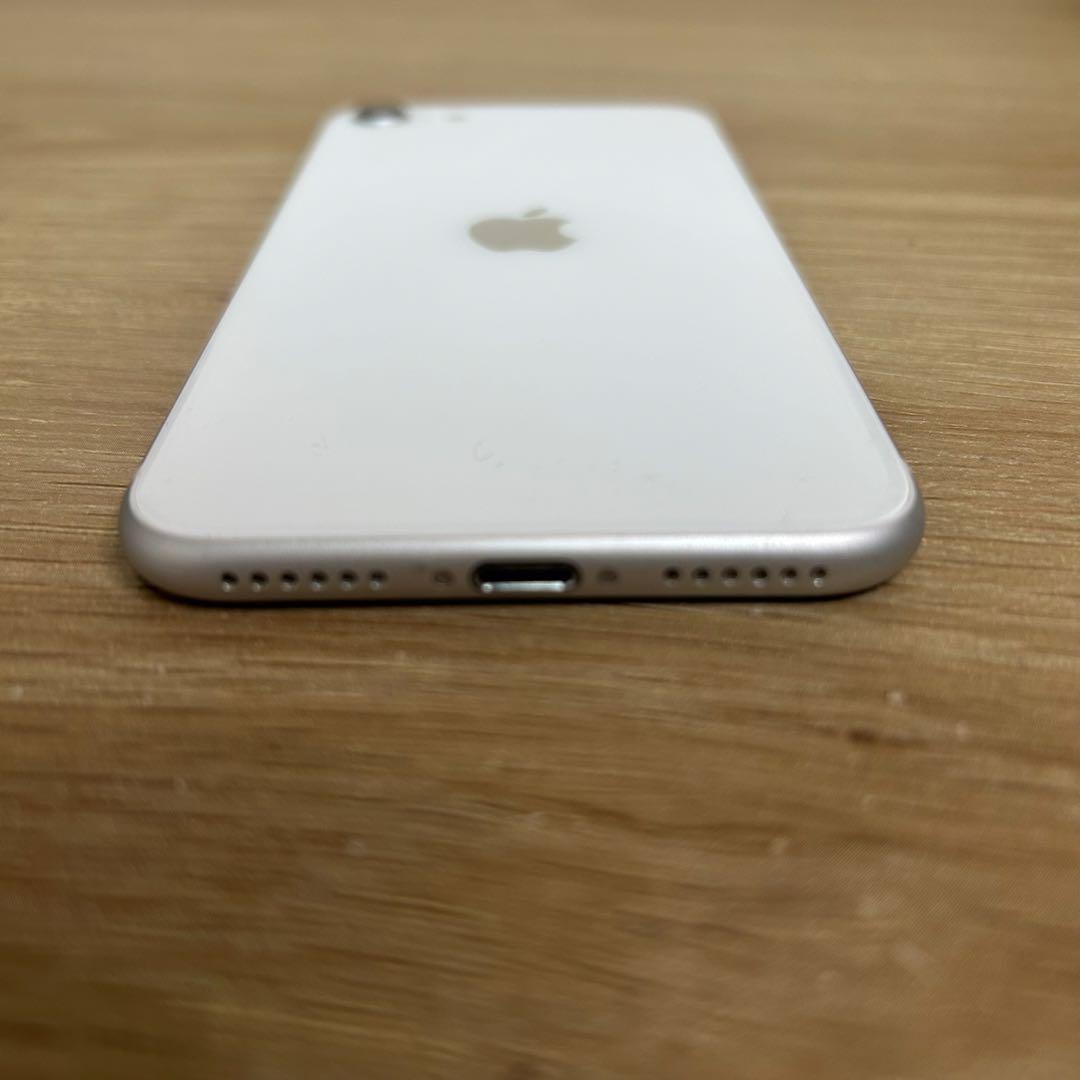 Apple iPhone SE第二世代64GB 本体　ホワイト　White