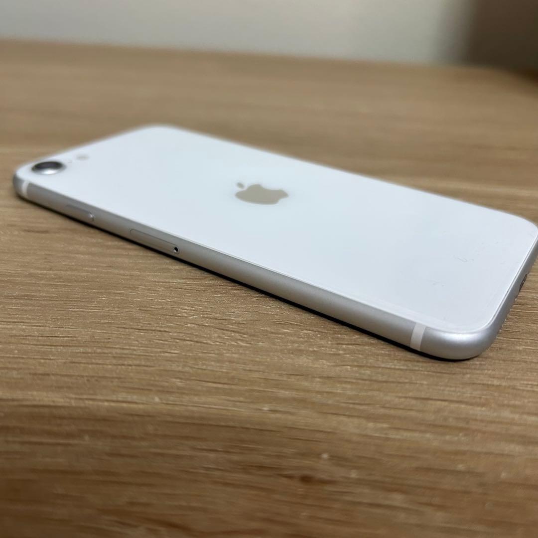 Apple iPhone SE第二世代64GB 本体　ホワイト　White